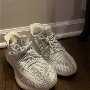 Yeezy Boost 350 Men’s 6 Women’s 8.5